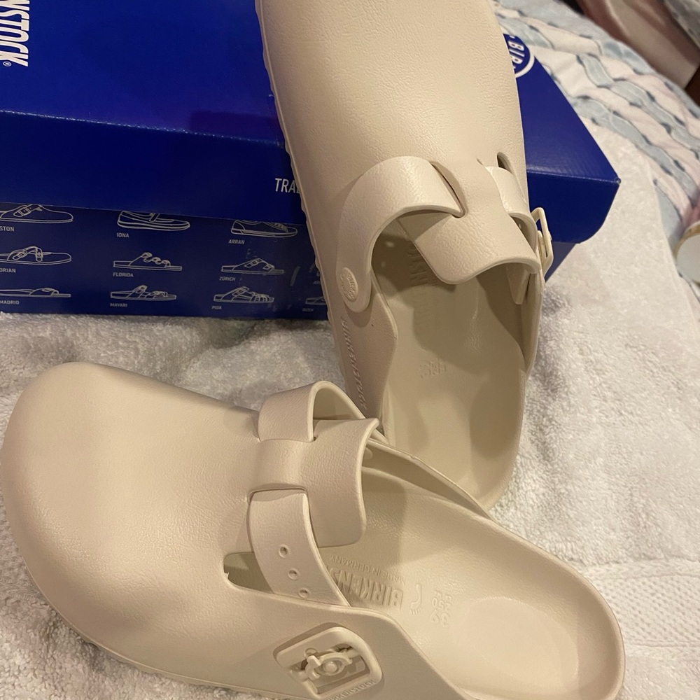 Birkenstock 8.5 Cream Clogs - Picture 2 of 6